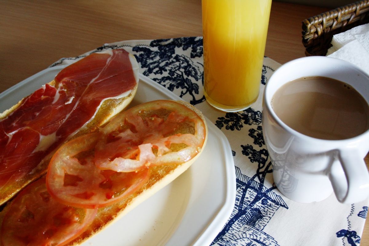 Desayuno tradicional "Que viva España".